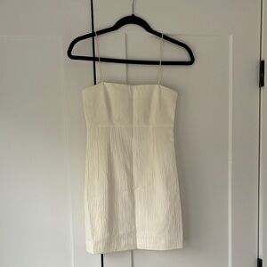 Chic Strapless Cream Dress